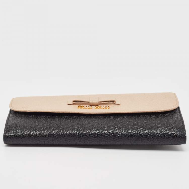 Pre Owned Miu Miu Black/Beige Leather Bow Flap Continental Wallet