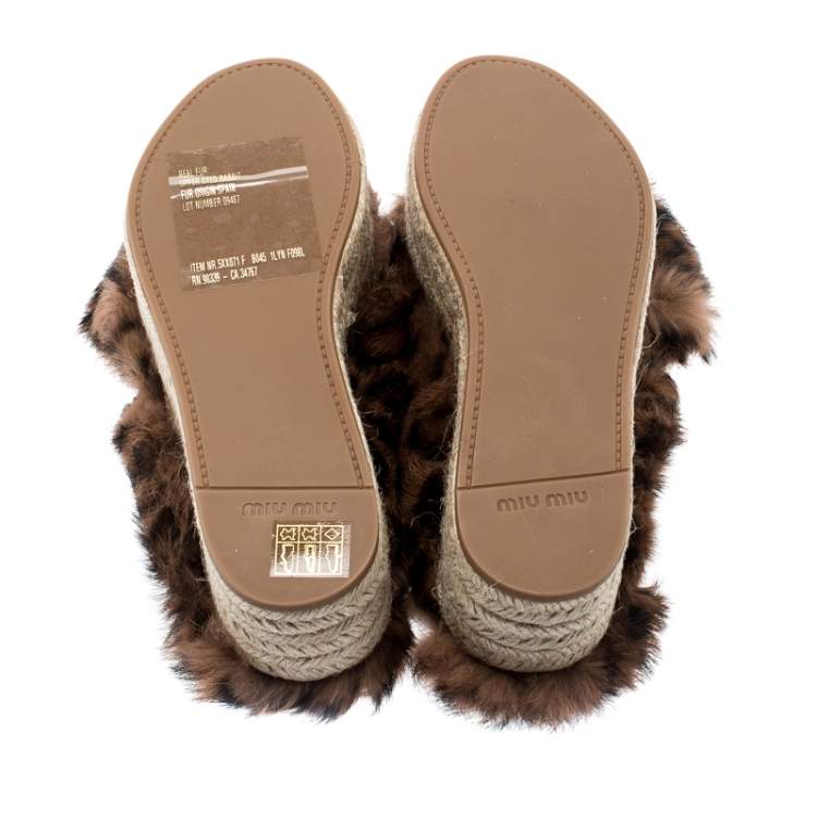 مملوكة مسبقًا Miu Miu Brown Leopard Print Fur Cross Strap Espadrille Platform Slides Size 37.5 