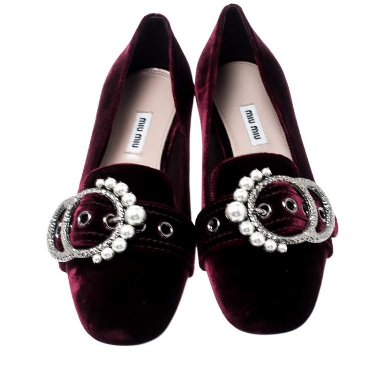 Pre Owned Miu Miu Burgundy Faux Pearl Velvet Flats Size 39