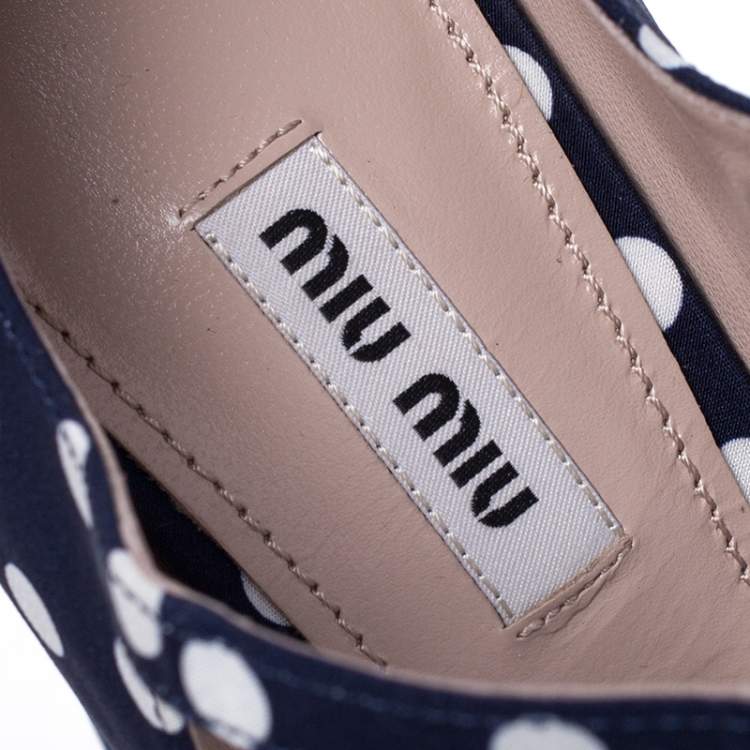 مملوكة مسبقًا Miu Miu Blue Polka Dot Canvas Mary Jane Platform Ankle Strap Pumps Size 39.5 