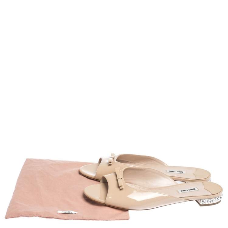 Pre Owned Miu Miu Beige Patent Leather Bow Detail Jeweled Heel Slide Flats Size 41
