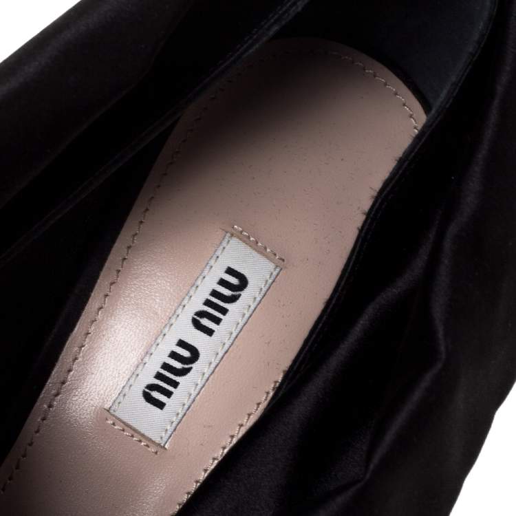 Pre Owned Miu Miu Black Ruched Satin Crystal Bow Embellished Pointed Toe Pumps Size 41