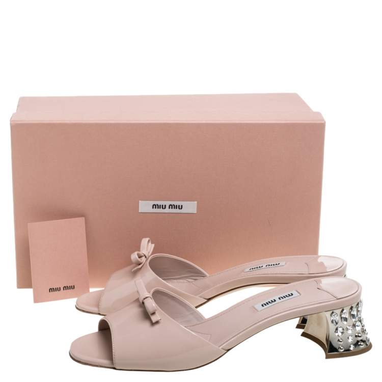 Pre Owned Miu Miu Beige Patent Leather Bow Crystal Embellished Heel Sandals Size 40.5