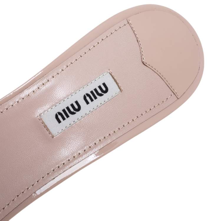 Pre Owned Miu Miu Beige Patent Leather Bow Crystal Embellished Heel Sandals Size 40.5