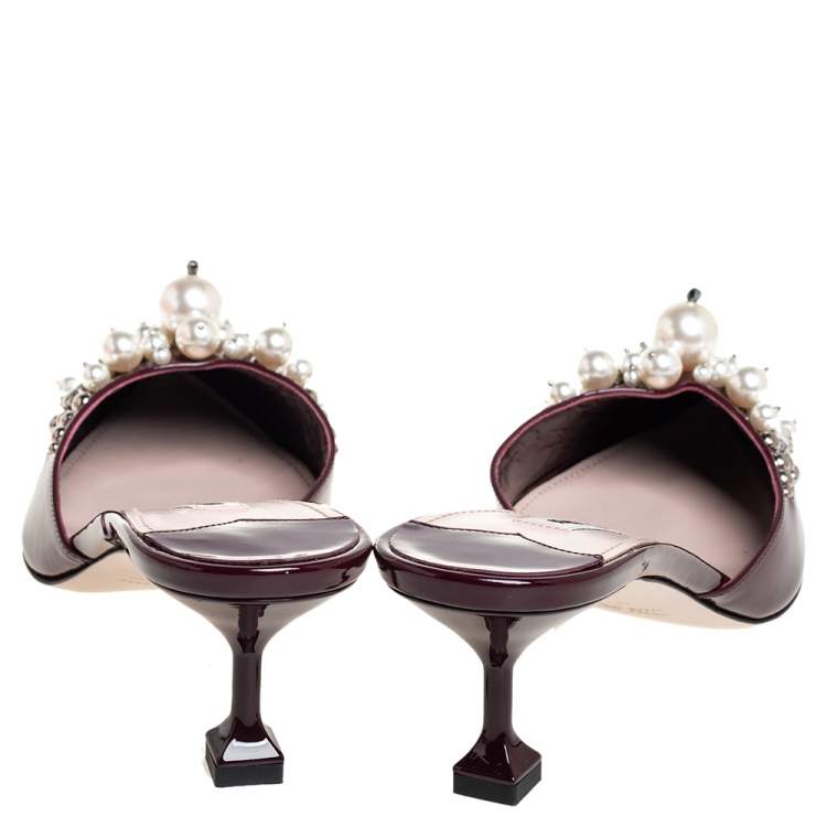 Pre Owned Miu Miu Burgundy Patent Leather Pearl Embellished Pointed Toe Mule Sandals Size 37.5