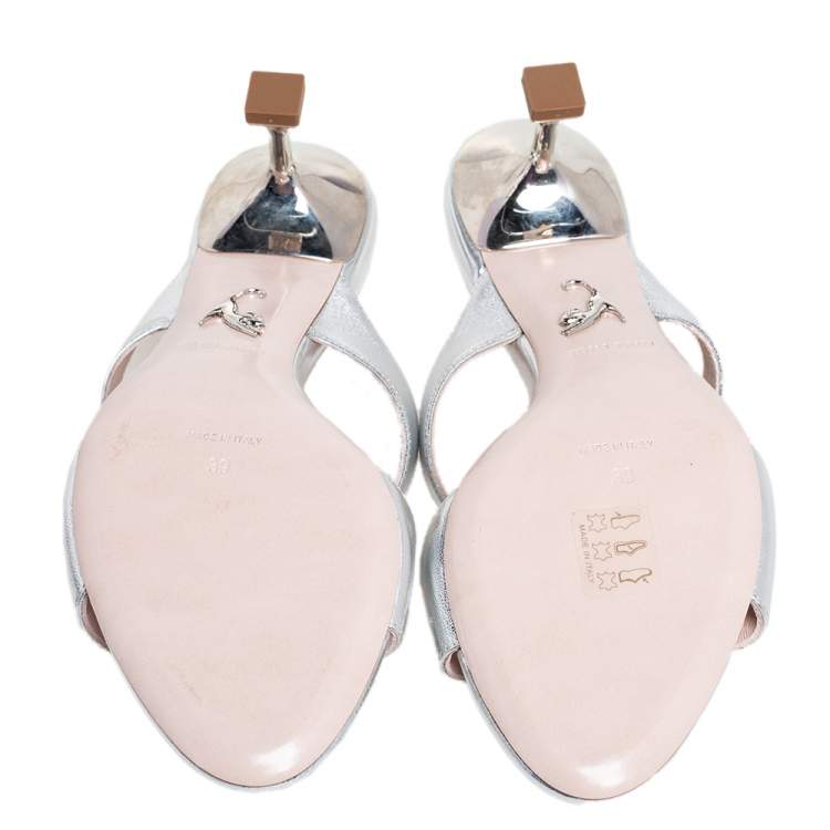 مملوكة مسبقًا Miu Miu Silver Leather Crystal Embellished Slide Sandals Size 39