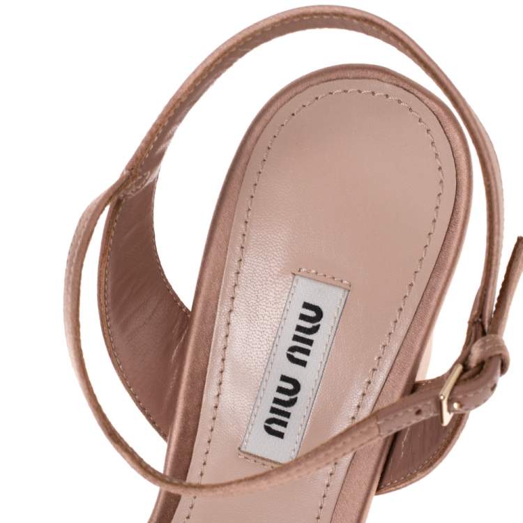 مملوكة مسبقًا Miu Miu Beige Satin Embellished Platform Heel Sandals Size 38