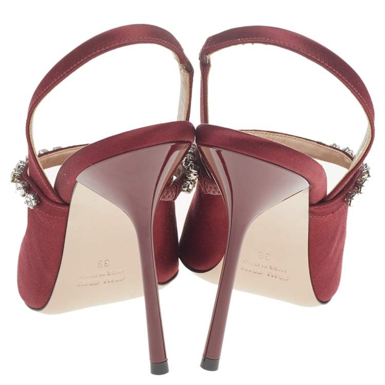 مملوكة مسبقًا Miu Miu Burgundy Satin Crystal Embellished Mary Jane Slingback Sandals Size 39