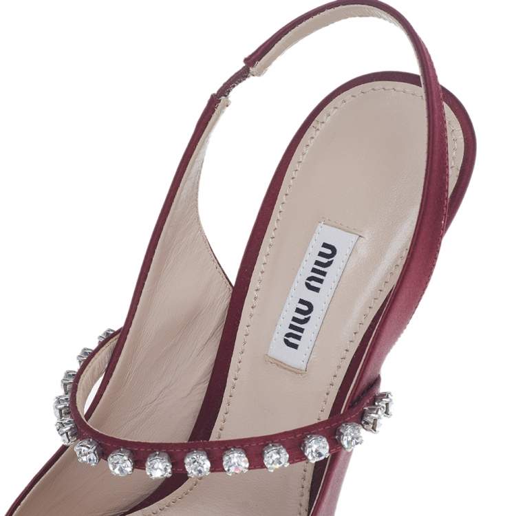 مملوكة مسبقًا Miu Miu Burgundy Satin Crystal Embellished Mary Jane Slingback Sandals Size 39