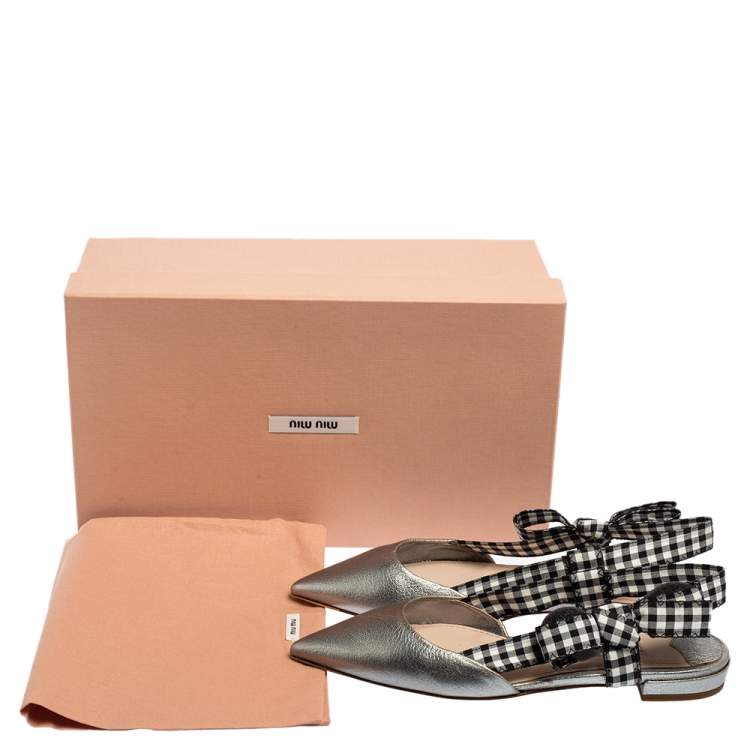 مملوكة مسبقًا Miu Miu Silver Leather And Gingham Fabric Slingback Flat Pumps Size 35