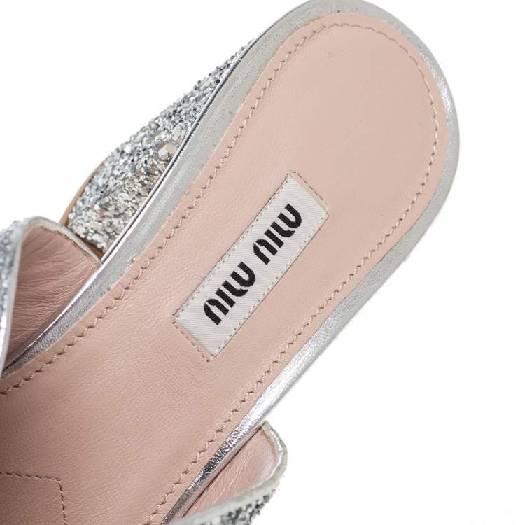 مملوكة مسبقًا Miu Miu Coarse Glitter Crystal Embellished Mules Sandals Size 38.5