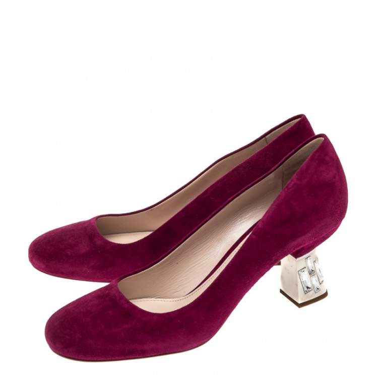 مملوكة مسبقًا Miu Miu Fuchsia Suede Crystal Embellished Block Heel Pumps Size 40