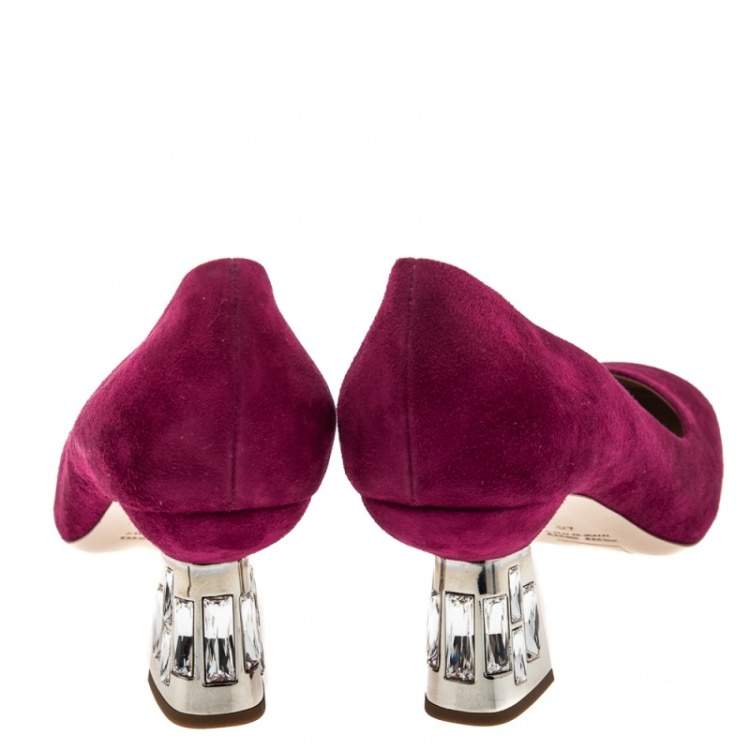 مملوكة مسبقًا Miu Miu Fuchsia Suede Crystal Embellished Block Heel Pumps Size 40