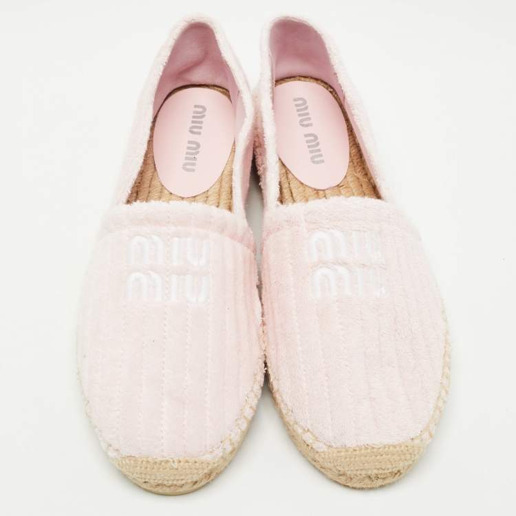مملوكة مسبقًا Miu Miu Pink Fabric Flat Espadrilles Size 40