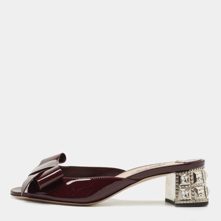 Pre Owned Miu Miu Burgundy Patent Leather Bow Crystal Embellished Block Heel Slide Sandals Size 37.5