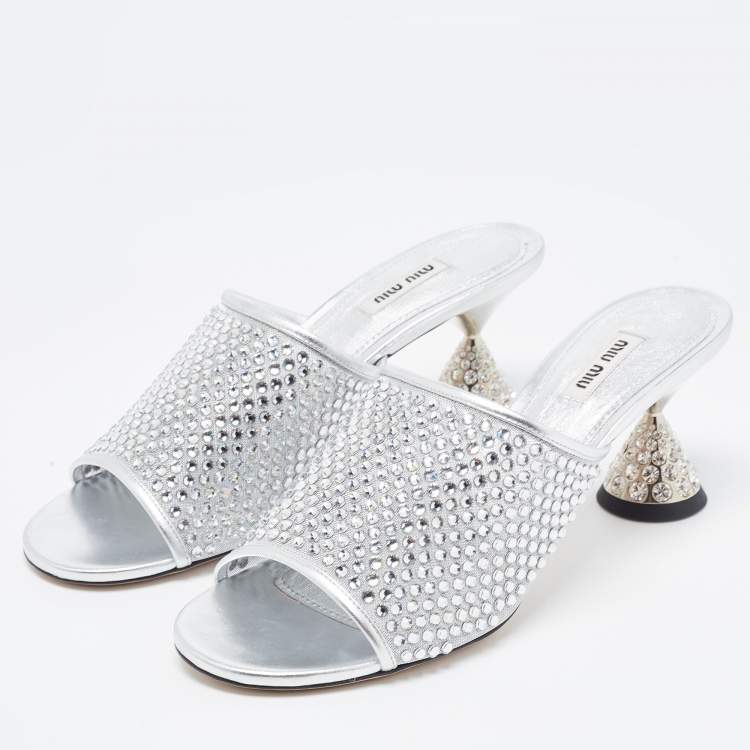 مملوكة مسبقًا Miu Miu Silver Mesh and Leather Rhinestone Embellished Slide Sandals Size 41