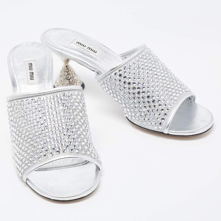 مملوكة مسبقًا Miu Miu Silver Mesh and Leather Rhinestone Embellished Slide Sandals Size 41