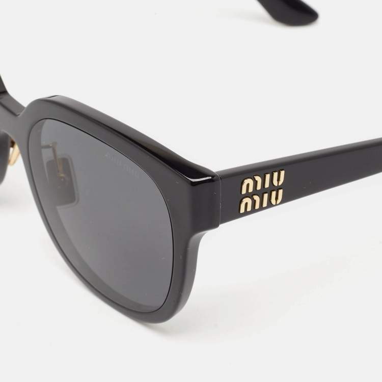 Pre Owned Miu Miu Black SMU01Z Square Sunglasses