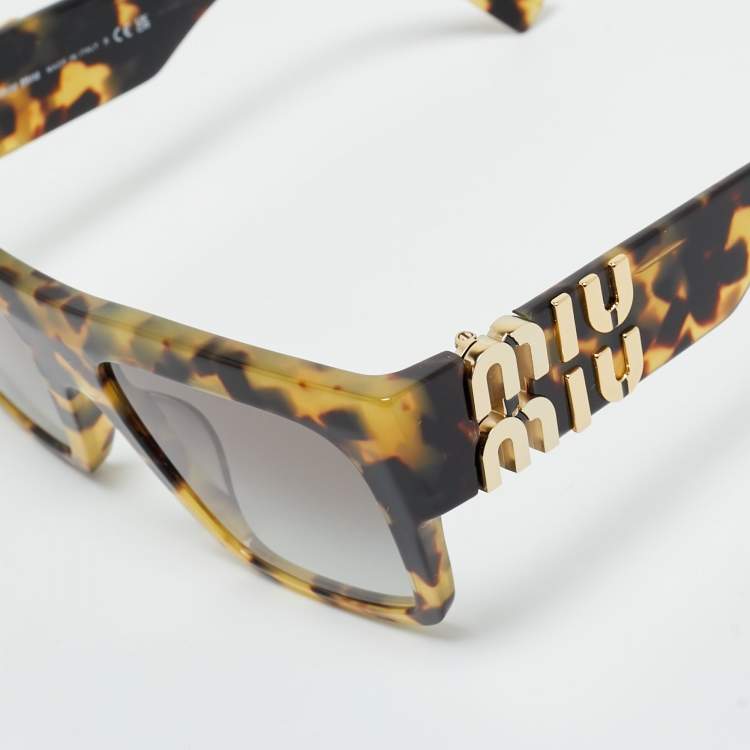 Pre Owned Miu Miu Tortoise Brown/Black Gradient Logo Square Sunglasses