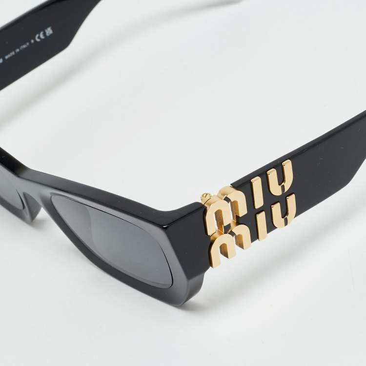 Pre Owned Miu Miu Black SMU 09W Frame Cat Eye Sunglasses