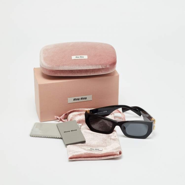 Pre Owned Miu Miu Black SMU 09W Frame Cat Eye Sunglasses