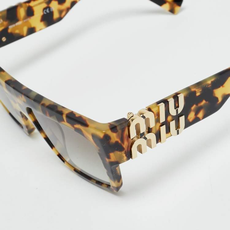 Pre Owned Miu Miu Tortoise Brown Gradient SMU 10W Frame Square Sunglasses