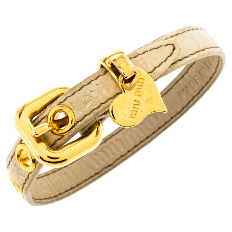 Pre Owned Miu Miu Cream Crocodile Embossed Leather Gold Tone Heart Charm Bracelet