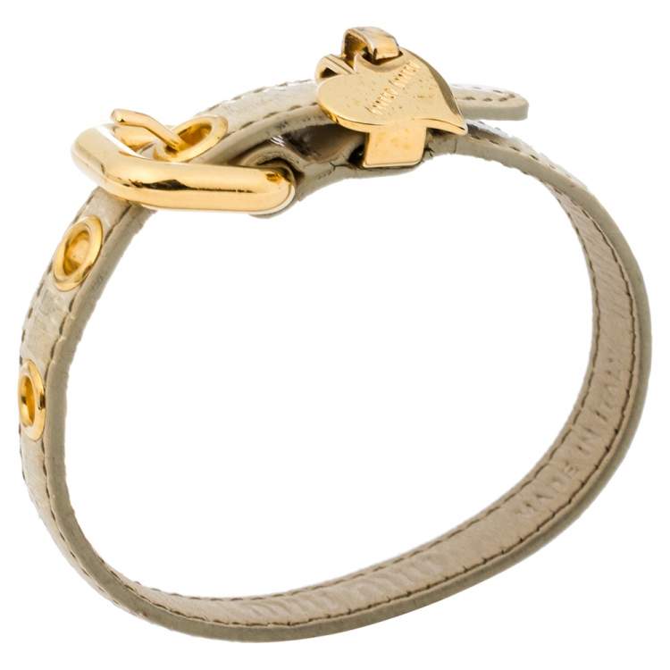 Pre Owned Miu Miu Cream Crocodile Embossed Leather Gold Tone Heart Charm Bracelet