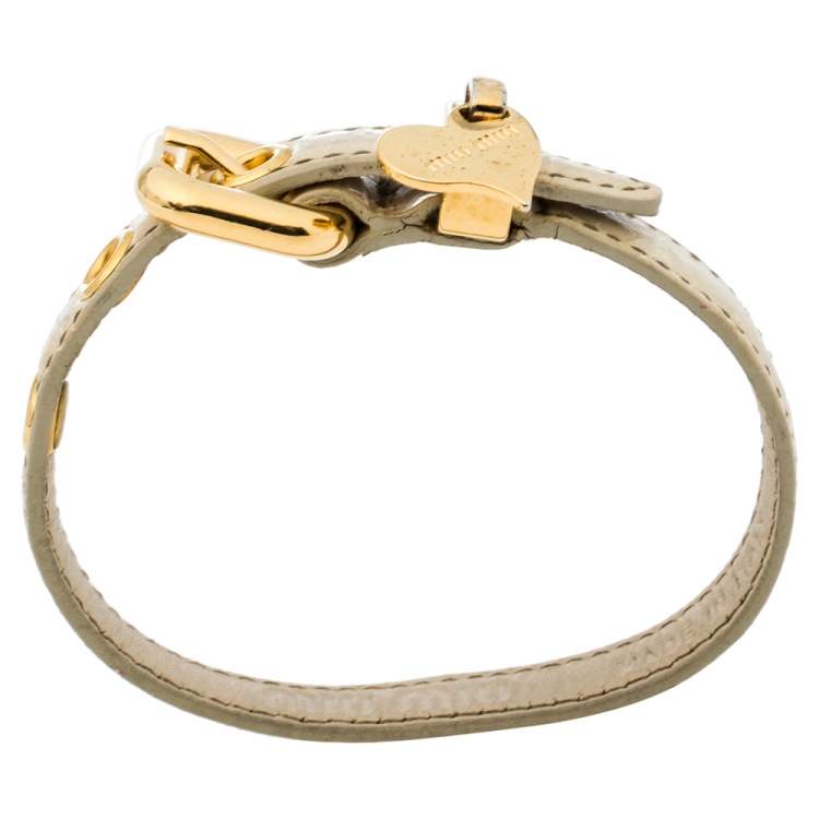Pre Owned Miu Miu Cream Crocodile Embossed Leather Gold Tone Heart Charm Bracelet