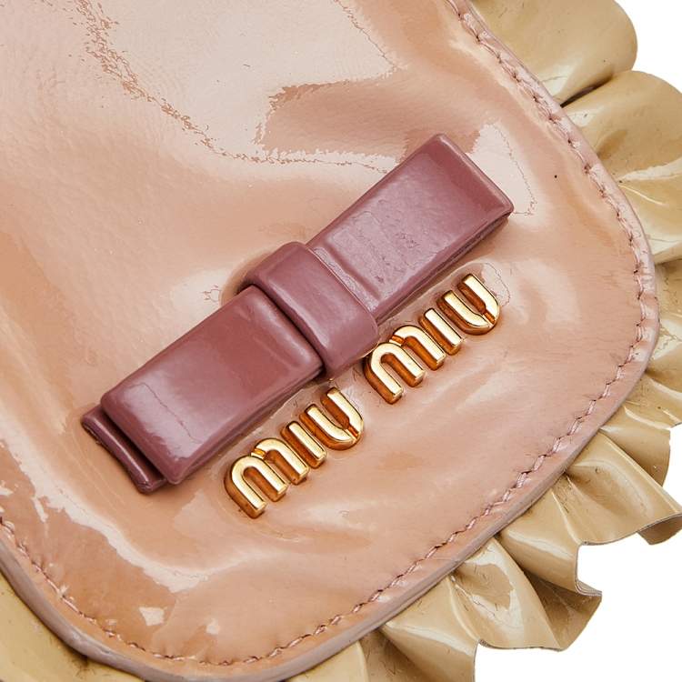 Pre Owned Miu Miu Beige Patent Leather Ruffle Phone Case