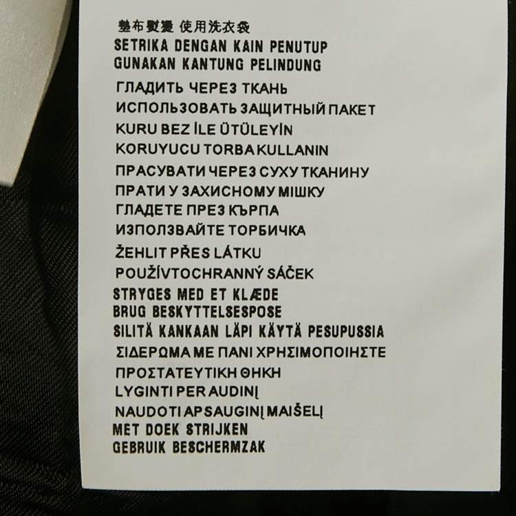 مملوكة مسبقًا Miu Miu Navy Blue Checks Tweed Shorts S