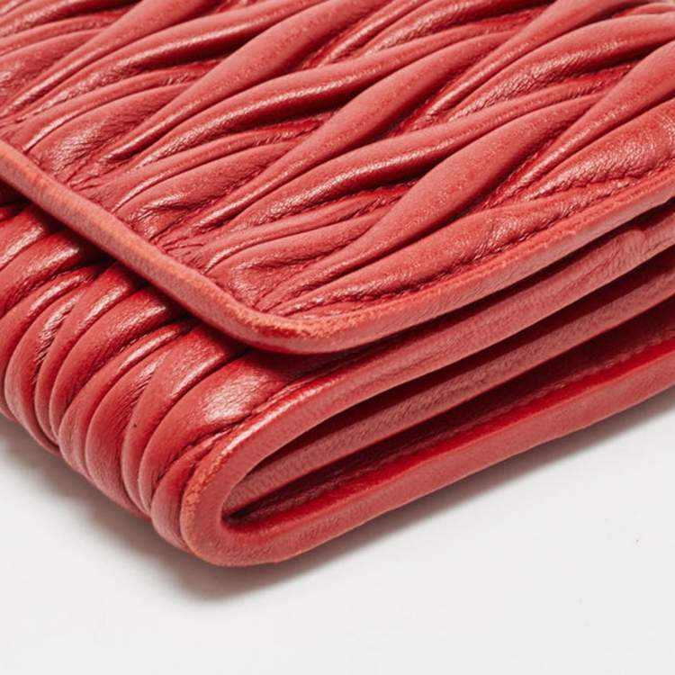 Pre Owned Miu Miu Red Matelasse Leather Flap Wallet On Chain