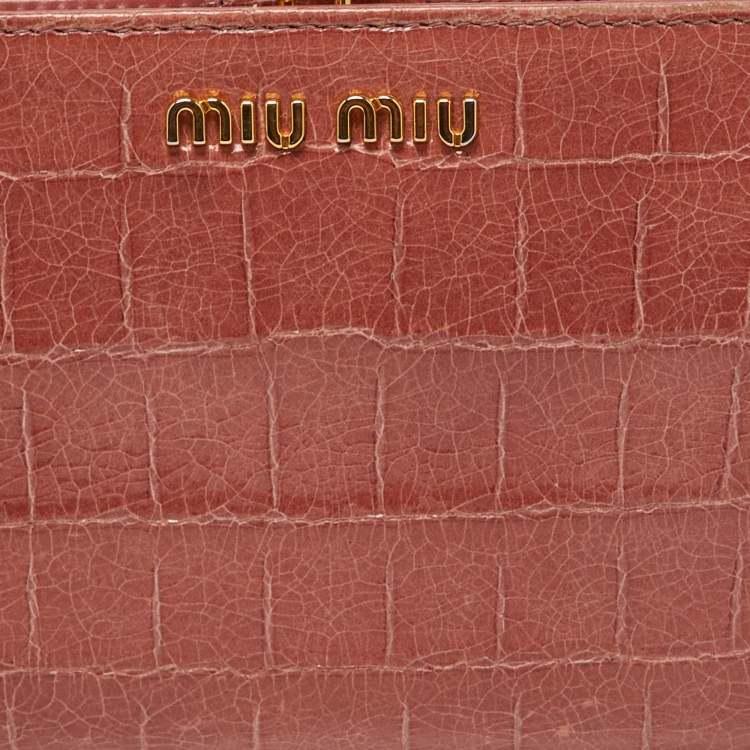 Pre Owned Miu Miu Peach Croc Embossed Leather Twisted Lock Wallet