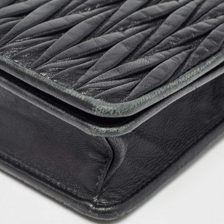 Pre Owned Miu Miu Black Matelassé Leather Chain Clutch Bag