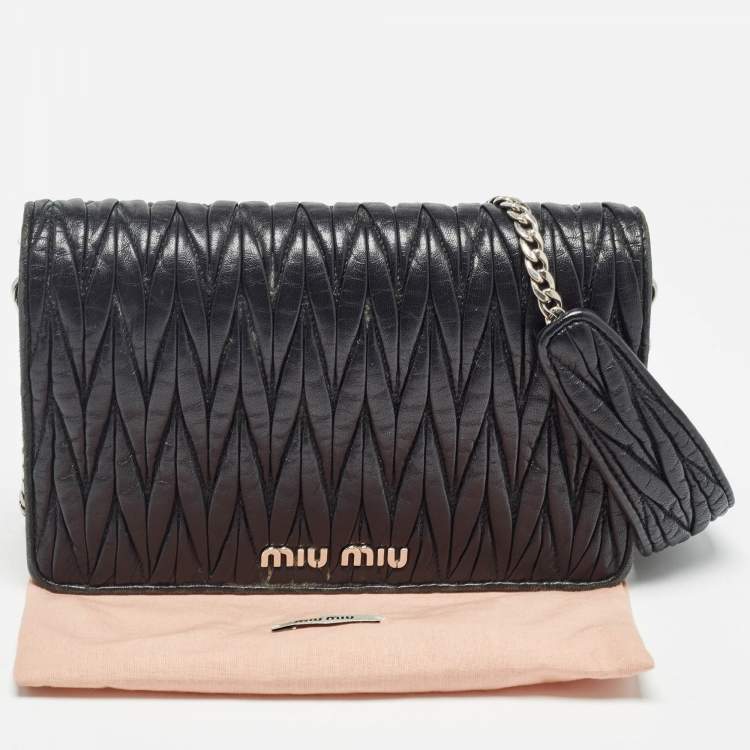 Pre Owned Miu Miu Black Matelassé Leather Chain Clutch Bag