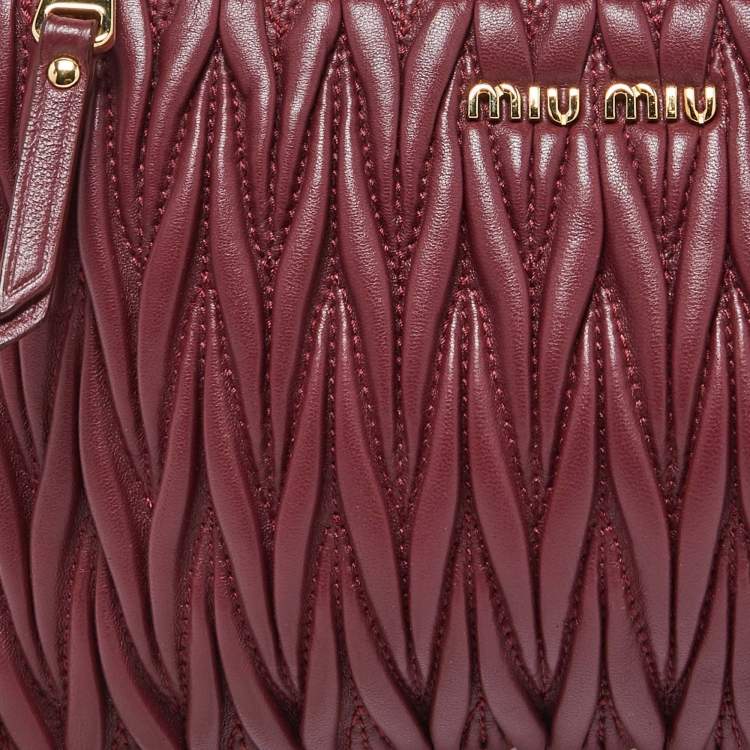 Pre Owned Miu Miu Burgundy Matelassé Leather Chain Clutch 