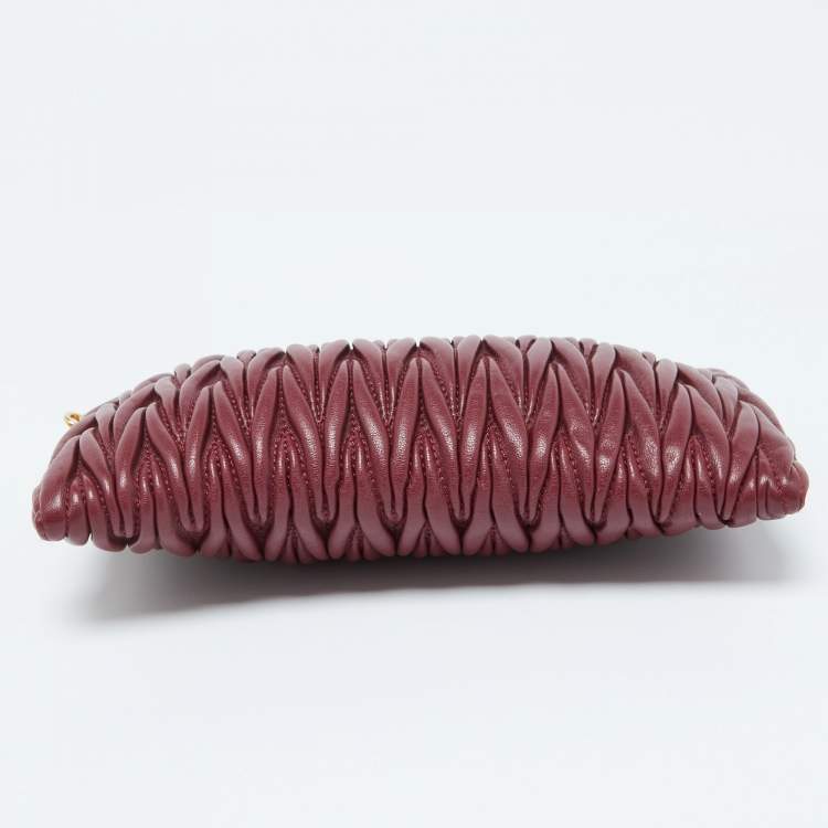 Pre Owned Miu Miu Burgundy Matelassé Leather Chain Clutch 