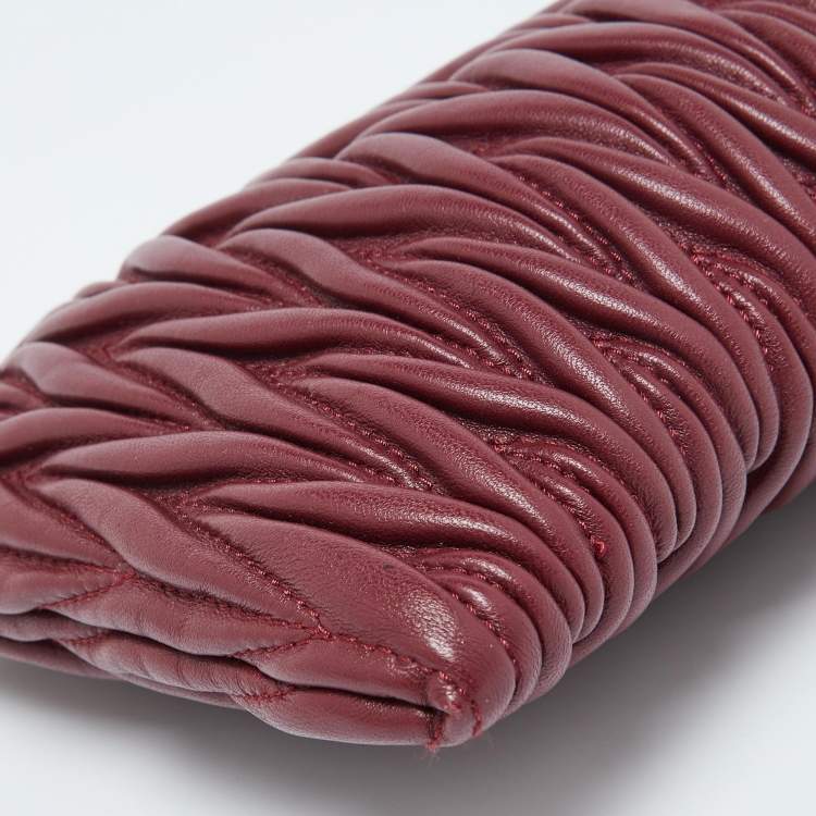 Pre Owned Miu Miu Burgundy Matelassé Leather Chain Clutch 