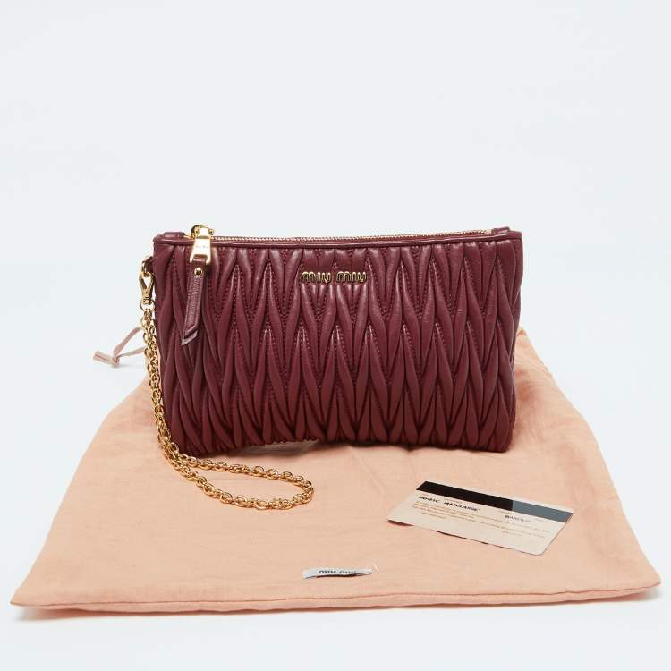 Pre Owned Miu Miu Burgundy Matelassé Leather Chain Clutch 