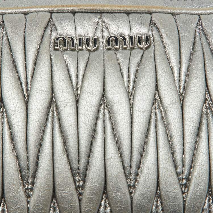 Pre Owned Miu Miu Silver Matelassé Leather Double Zip Crossbody Bag