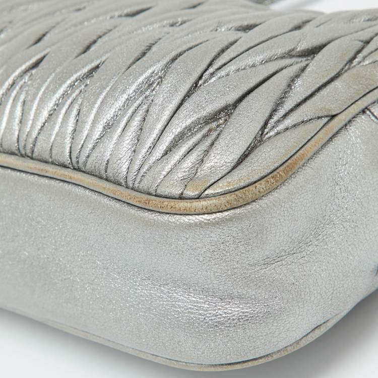 Pre Owned Miu Miu Silver Matelassé Leather Double Zip Crossbody Bag