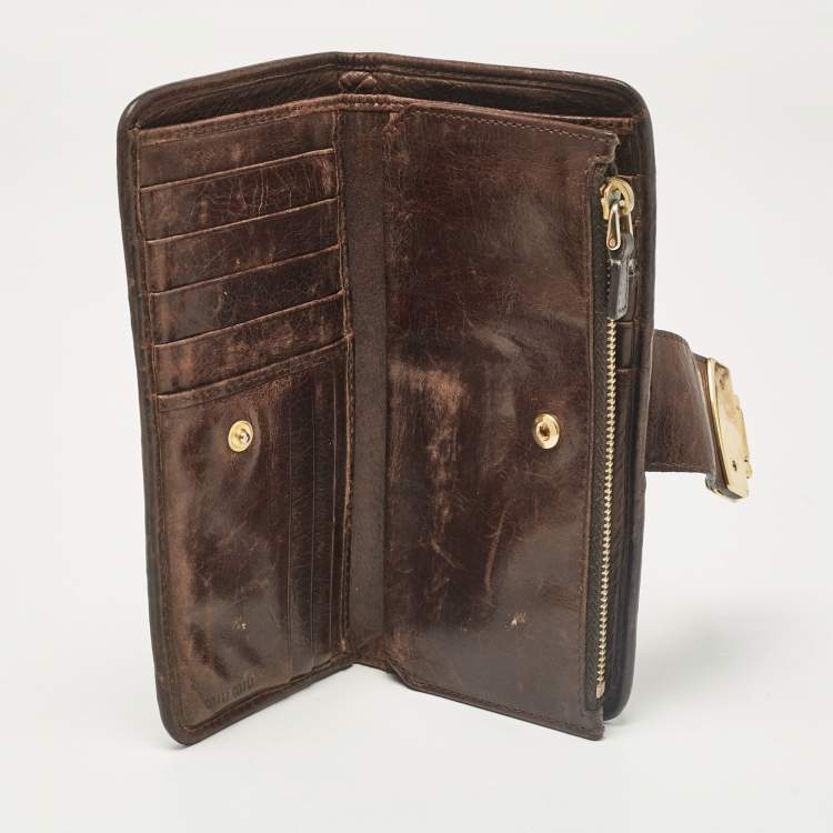 Pre Owned Miu Miu Dark Brown Matelassé Leather Clasp Lock Continental Wallet