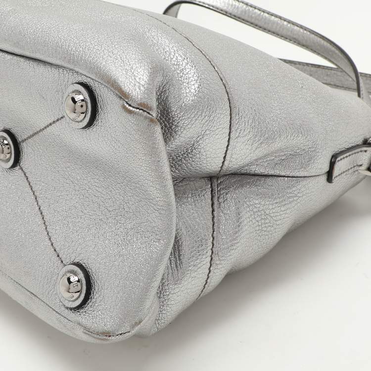 Pre Owned Miu Miu Silver Leather Push Lock Top Handle Bag