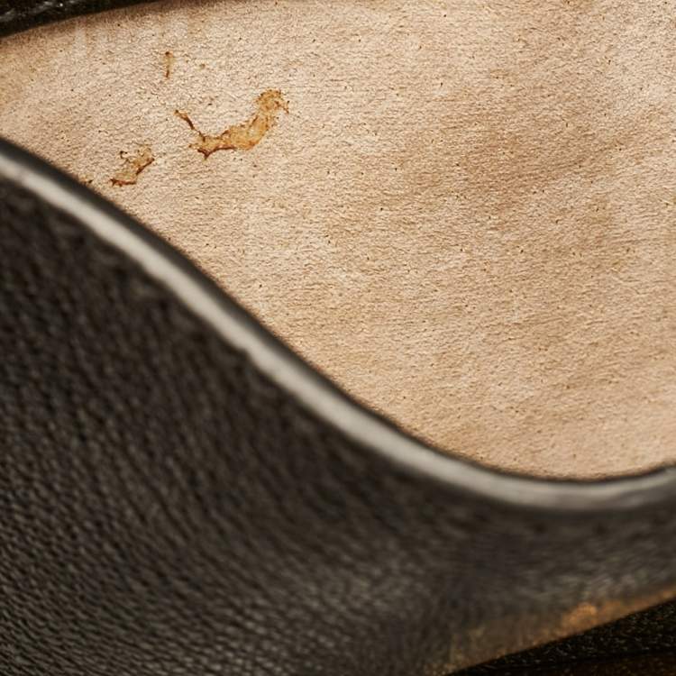 Pre Owned Miu Miu Black Leather Pushlock Flap Crossbody Bag