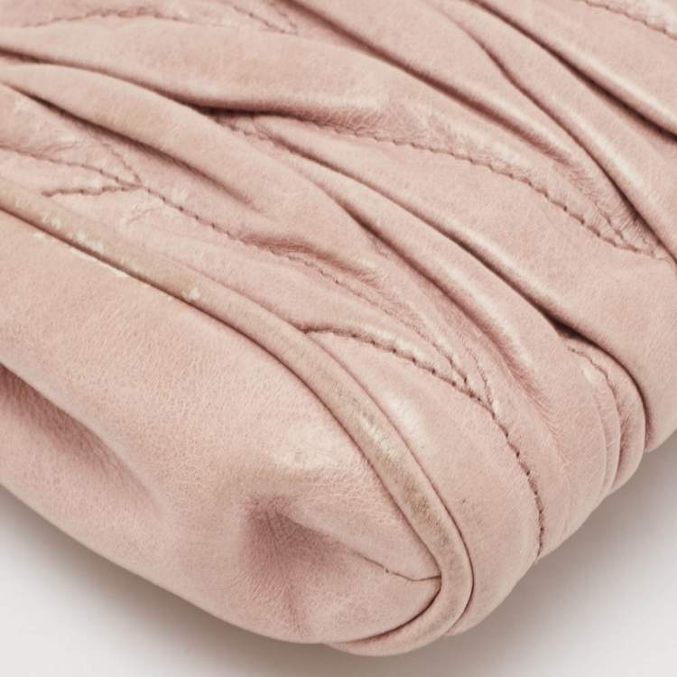 Pre Owned Miu Miu Dusty Pink Matelassé Lux Leather Zip Wristlet Clutch