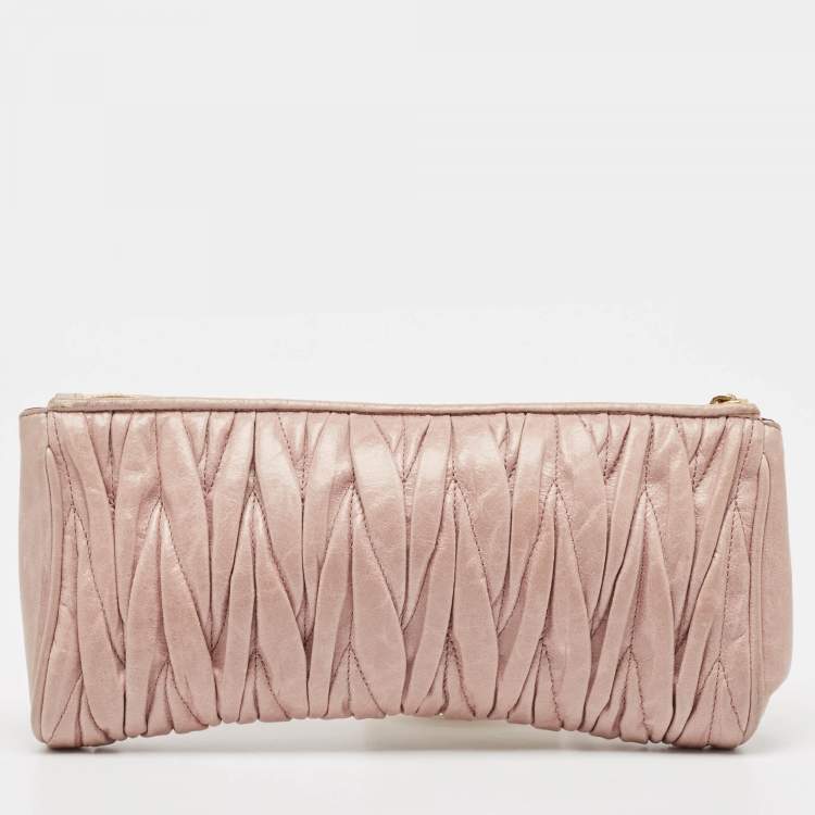 Pre Owned Miu Miu Dusty Pink Matelassé Lux Leather Zip Wristlet Clutch