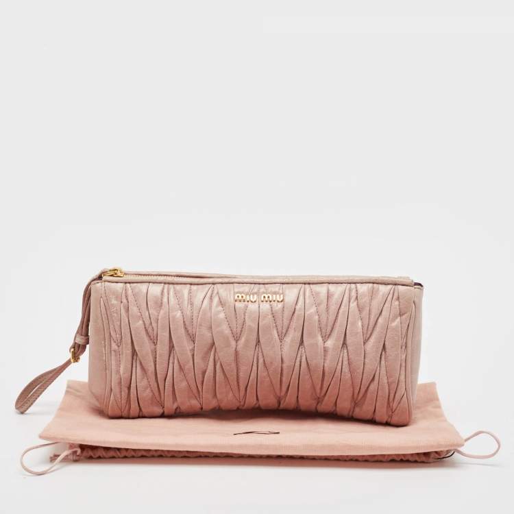 Pre Owned Miu Miu Dusty Pink Matelassé Lux Leather Zip Wristlet Clutch