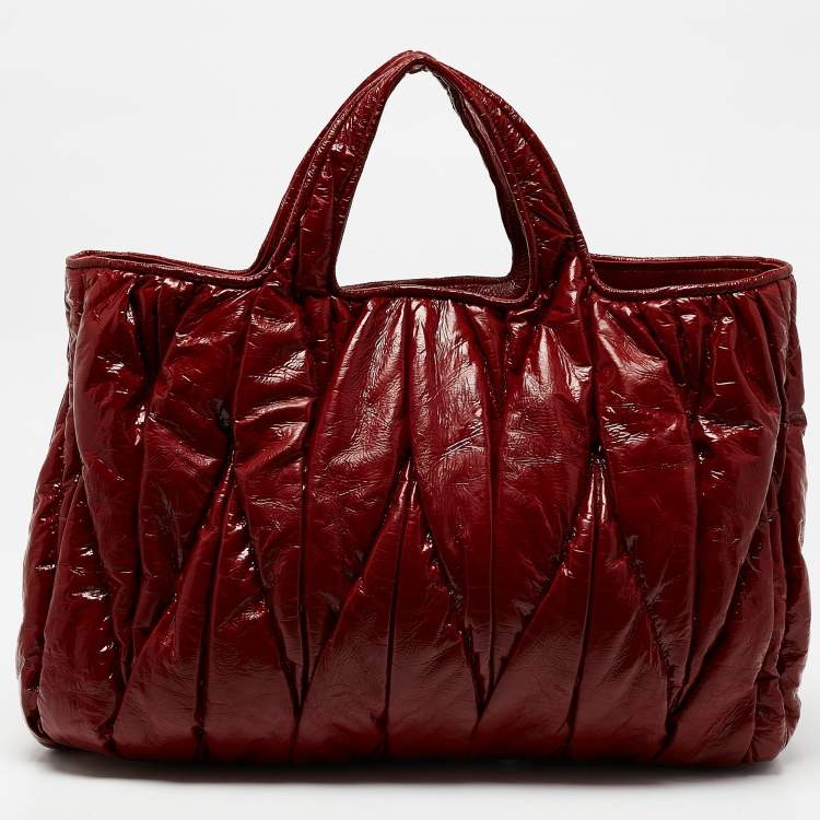 Pre Owned Miu Miu Red Matelasse patent Leather Shopper Tote