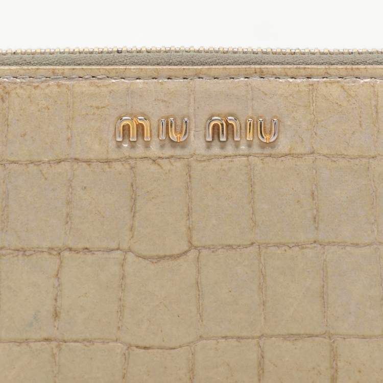 Pre Owned Miu Miu Light Green Croc Embossed Patent Leather Continental Wallet