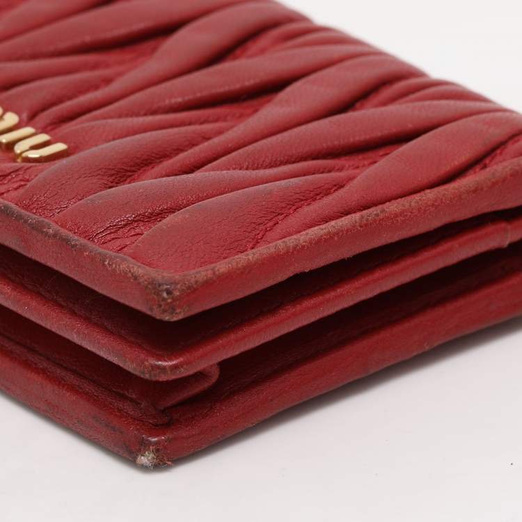 Pre Owned Miu Miu Red Matelasse Lux Leather Card Holder